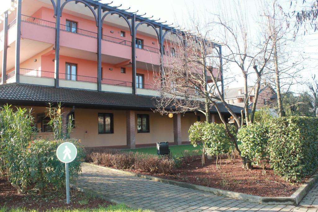 Hotel La Locanda Della Franciacorta Corte Franca Bagian luar foto